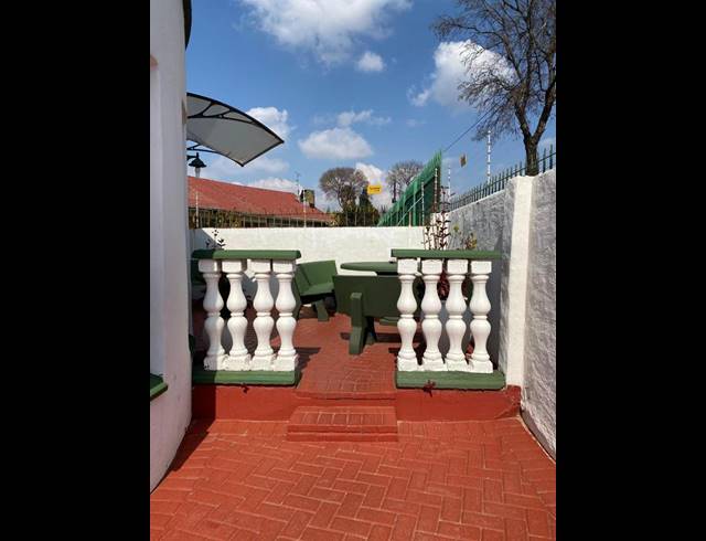 9 BEDROOM HOUSE FOR SALE IN ROBERTSHAM